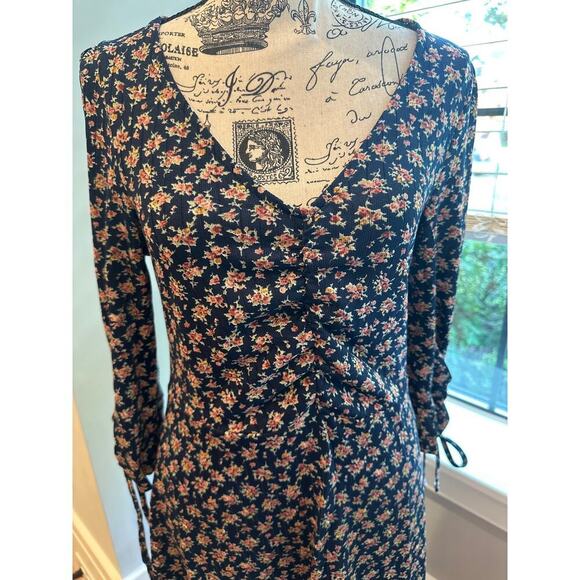 HAYDEN Los Angeles Navy Multicolor Floral Fit Flare V-neck Long Sleeve Dress M - Picture 8 of 8